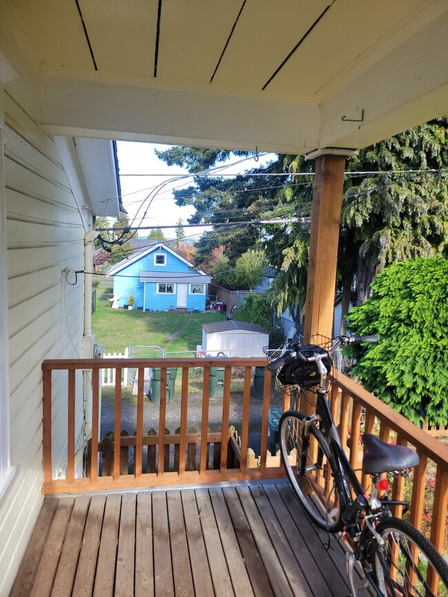 Building Photo - 211-212 W 13th St