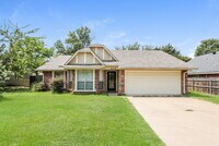 Building Photo - 4214 Worth Forest Dr