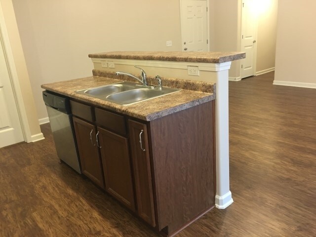 Building Photo - 298 Willow Point Cir