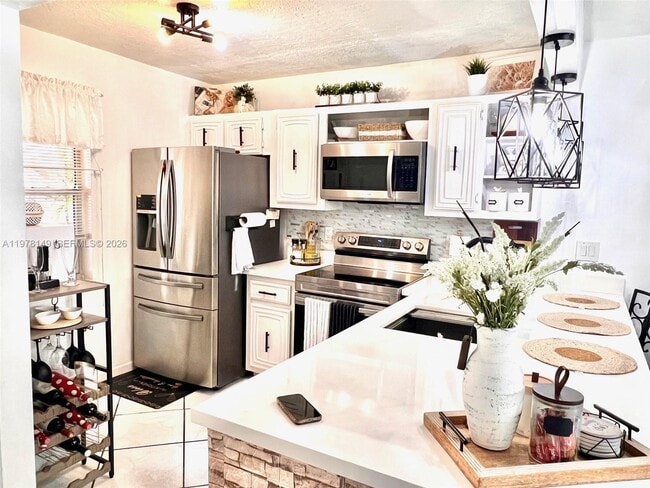 Building Photo - 2811 Somerset Dr