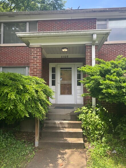 Primary Photo - 4408 S 2nd St