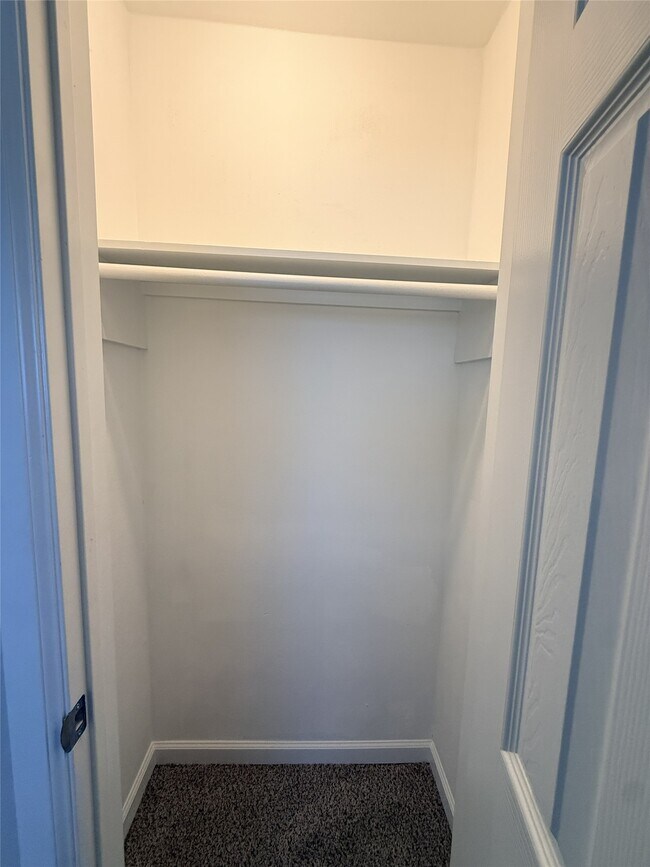 Building Photo - 1824 Thonig Rd