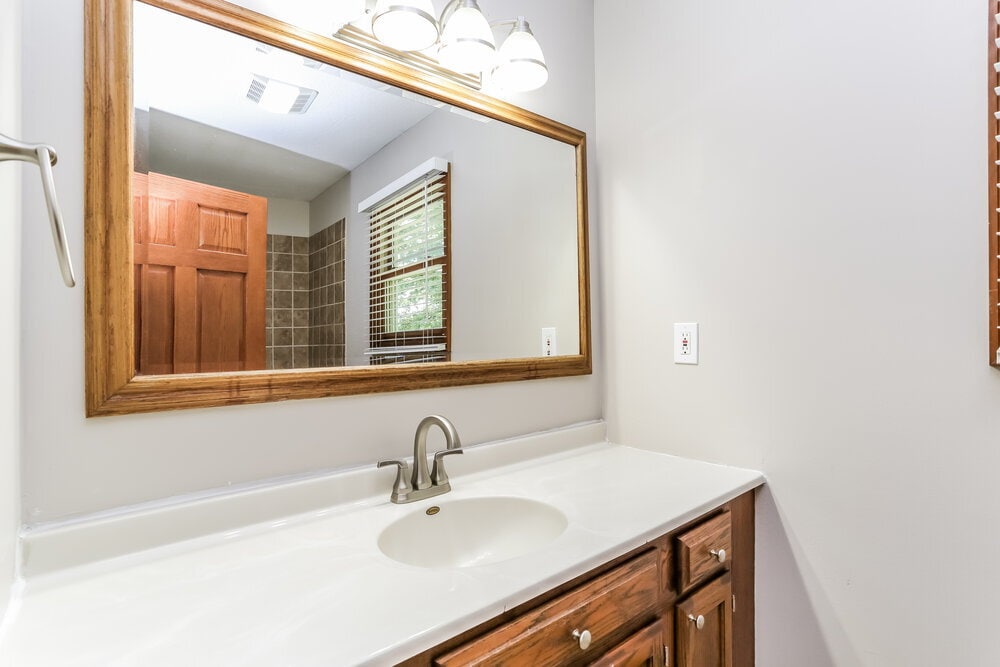 Building Photo - 4745 Summit Rd SW