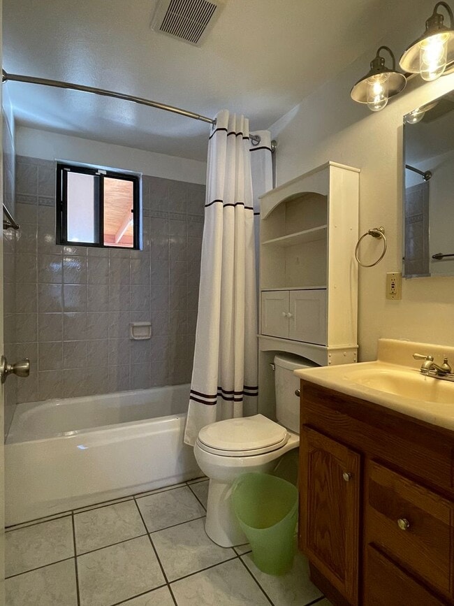 Building Photo - 1150 Pecos Way