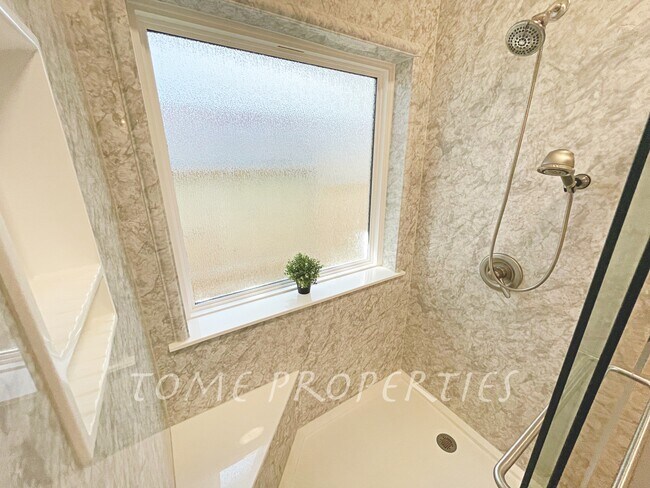Building Photo - 14611 Cypress Valley Dr