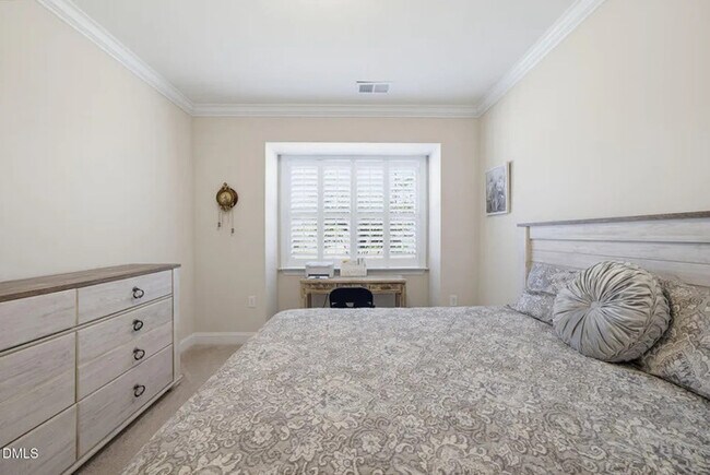 Building Photo - Lease OR Lease to Own