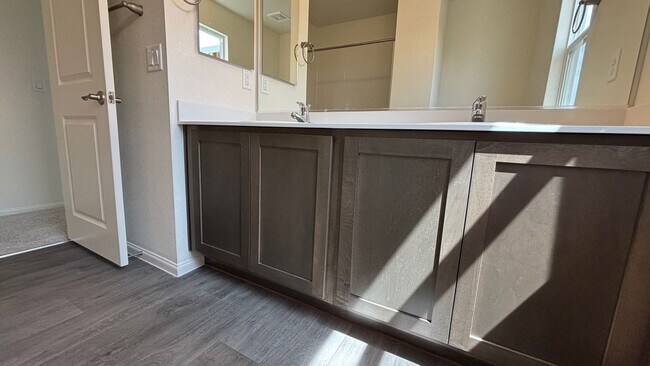 Building Photo - brand new home