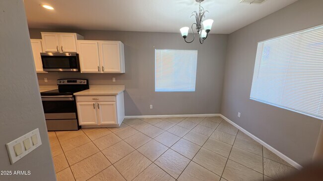 Building Photo - 1744 Maddison Cir