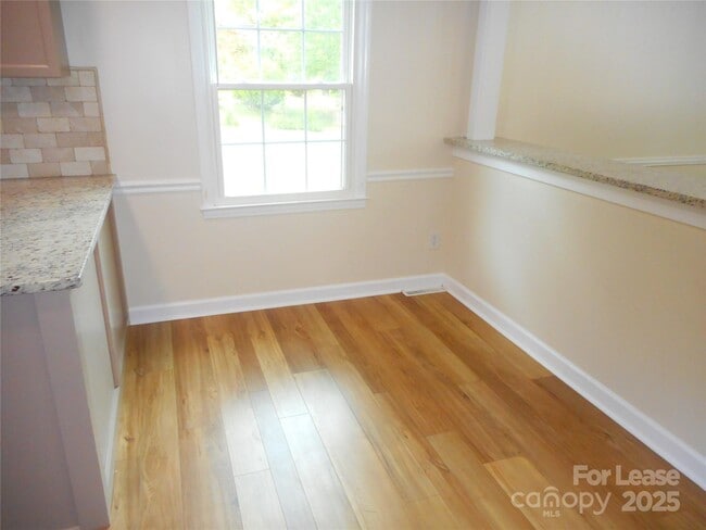 Building Photo - 8917 Nottoway Dr