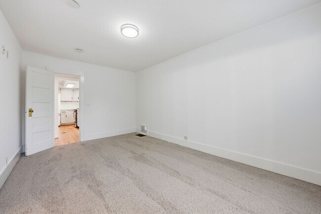 Building Photo - 4 Bed/2.5 Bath Multilevel Home with Amazing Views!