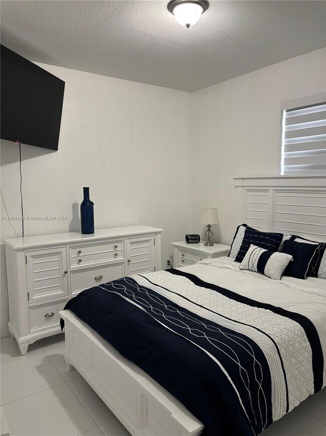 Building Photo - 30806 SW 192nd Ave