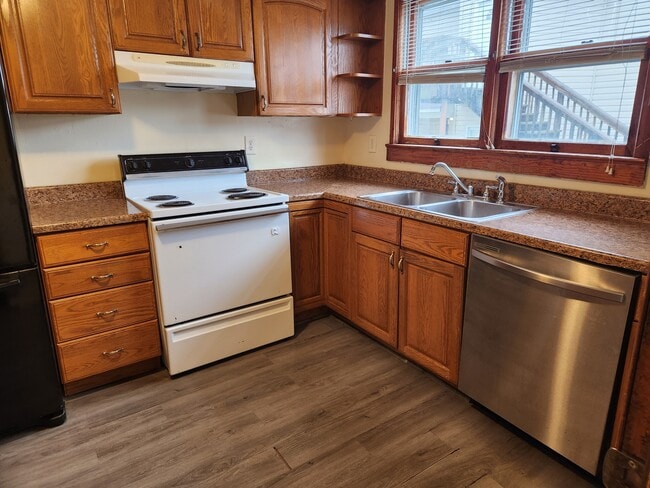 Building Photo - 59 Gilmore St