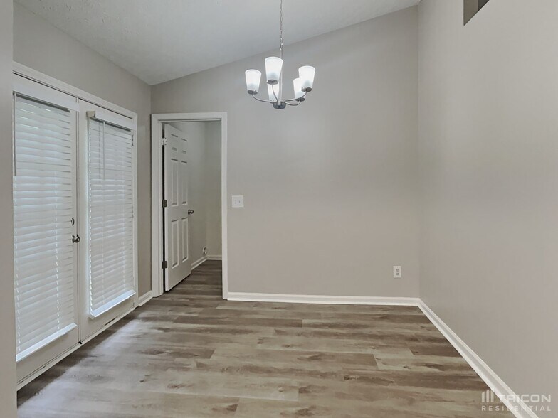 Building Photo - 1008 Braddock Cir
