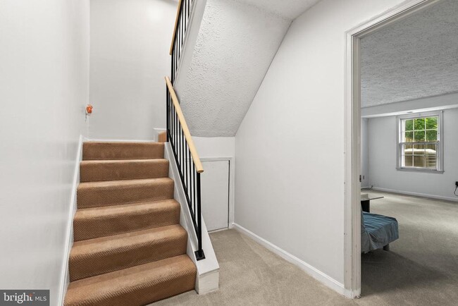 Building Photo - 2114 Lang Dr
