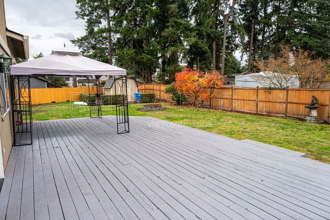 Building Photo - 916 197th St Ct E