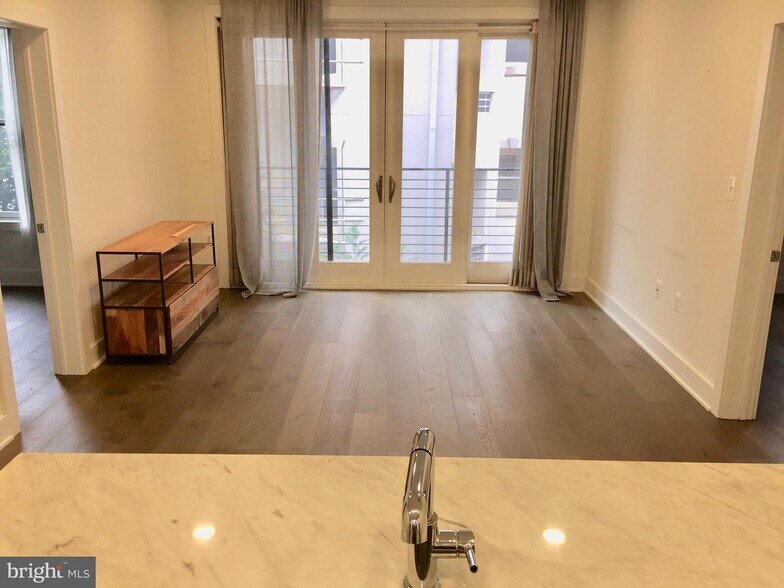 Living Space - 1412 Chapin St NW
