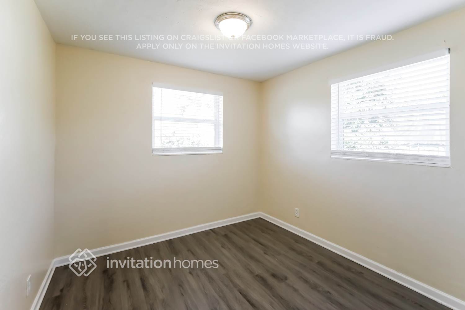 Building Photo - 3780 SW 16th Pl