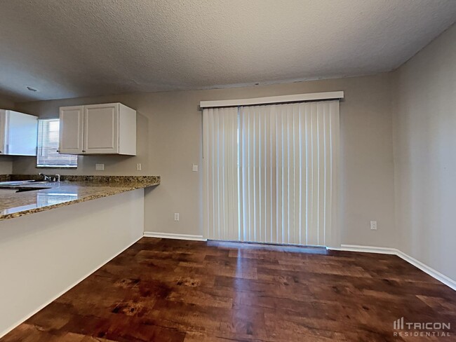 Building Photo - 705 Crimson King Trce