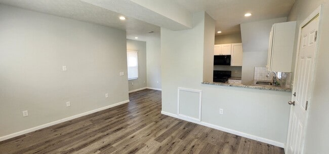 Building Photo - Renovated single-family home