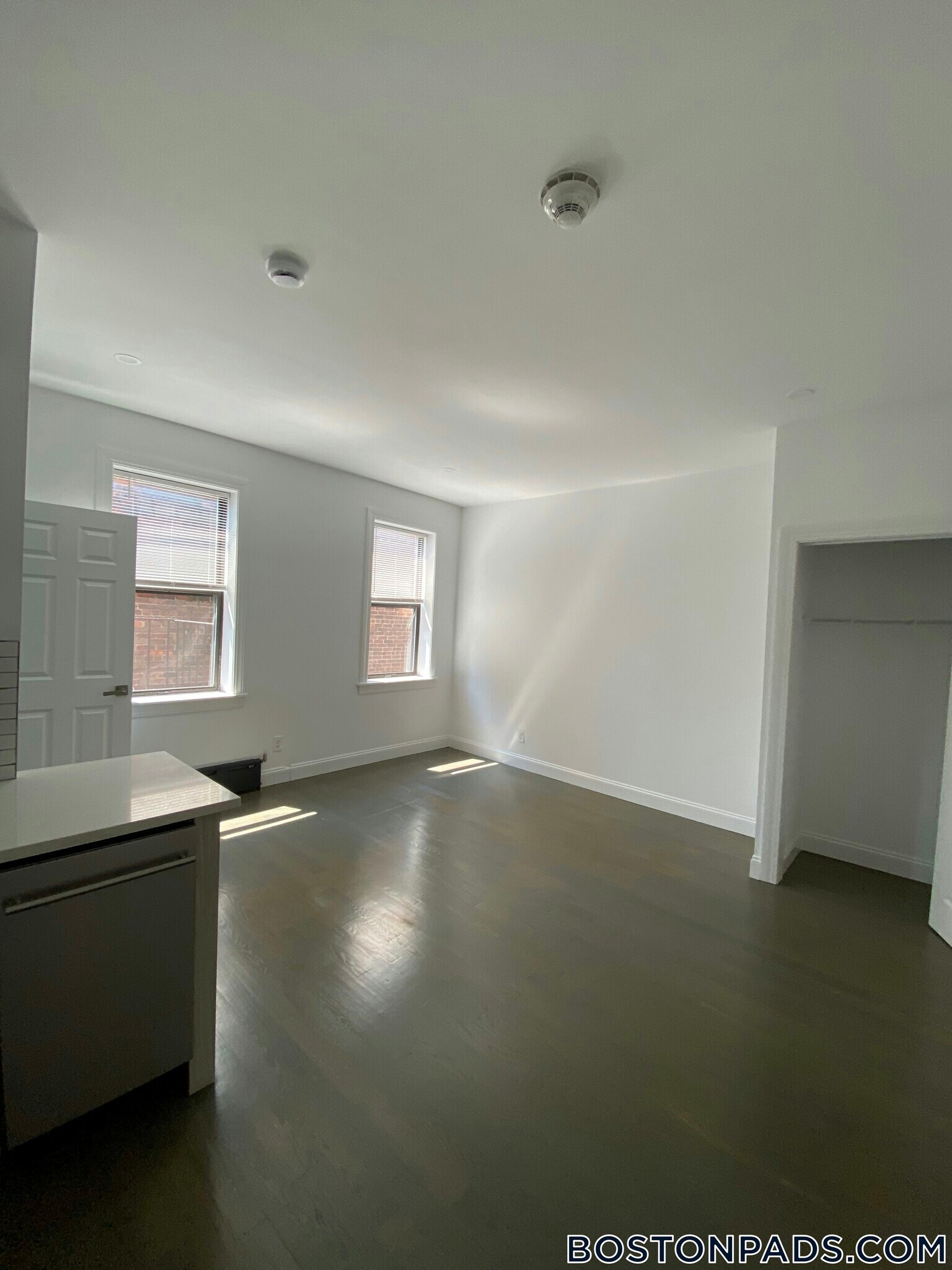 Building Photo - 11 Queensberry St