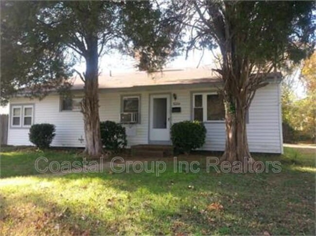 Building Photo - 5224 Silvey Dr