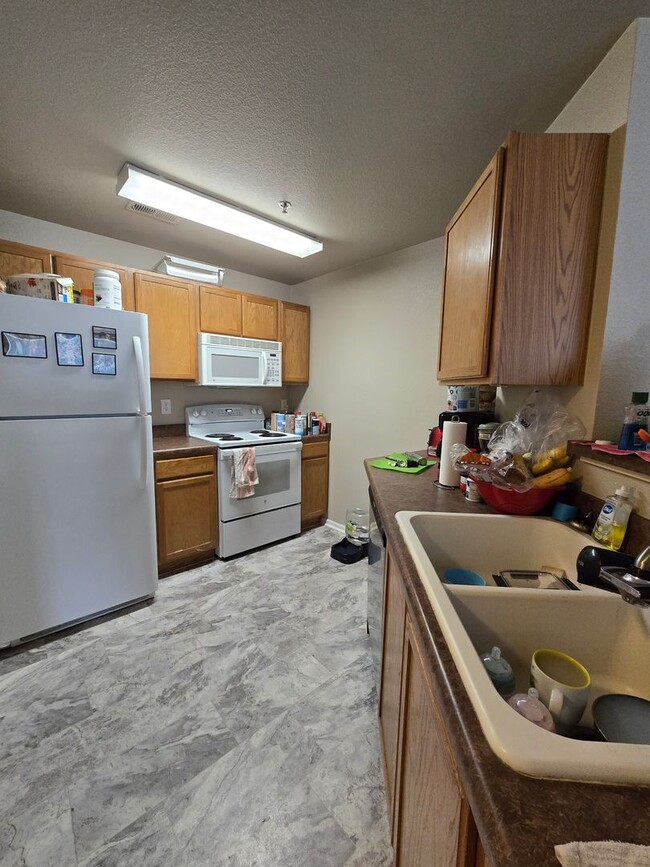 Building Photo - Great Condo in Greeley