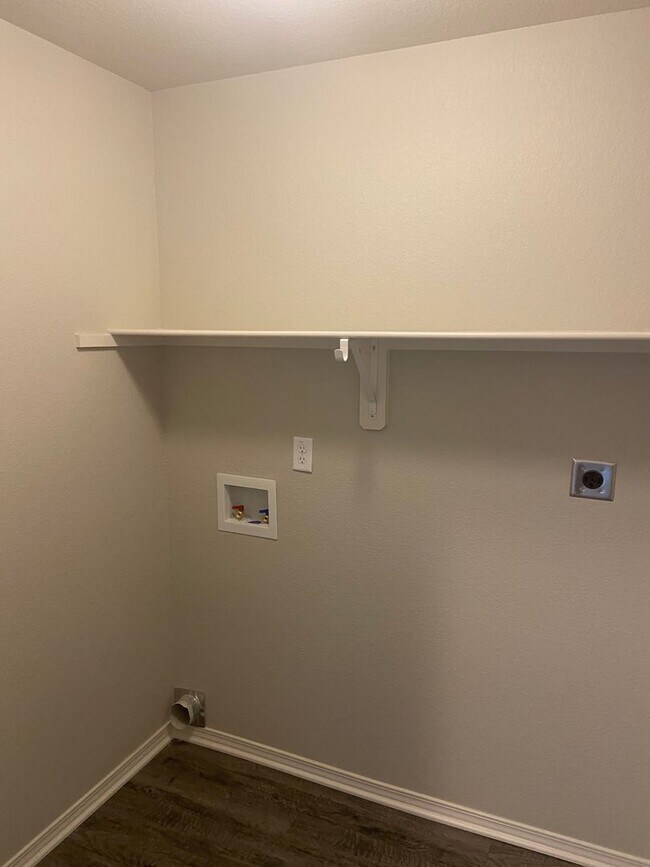 Building Photo - *Pre-leasing* Four Bedroom | Two Bath Home...