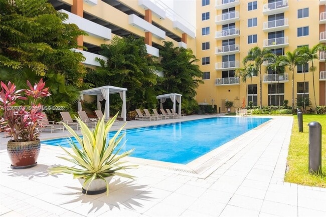 Building Photo - 2775 NE 187th St