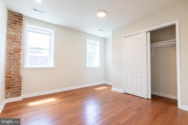 Building Photo - 102 Brookfield Terrace