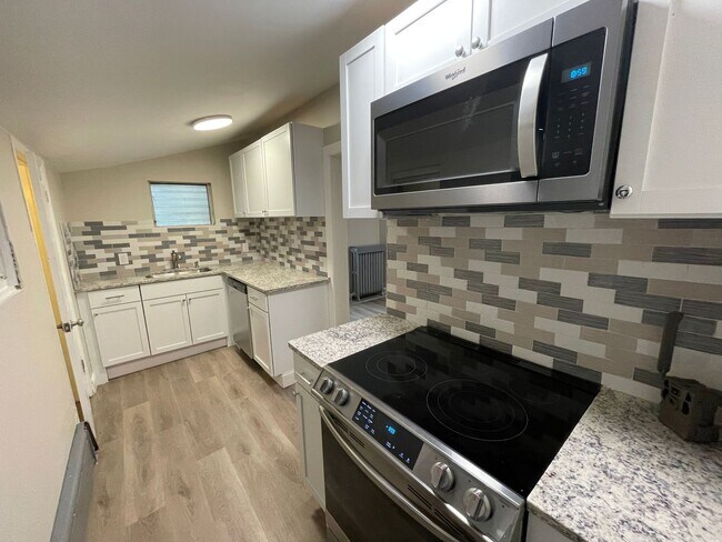 Building Photo - Beautiful 4 Bedroom, 1.5 Bath in Chester