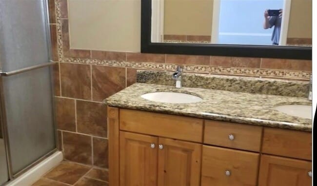Building Photo - 3386 Shorelake Dr
