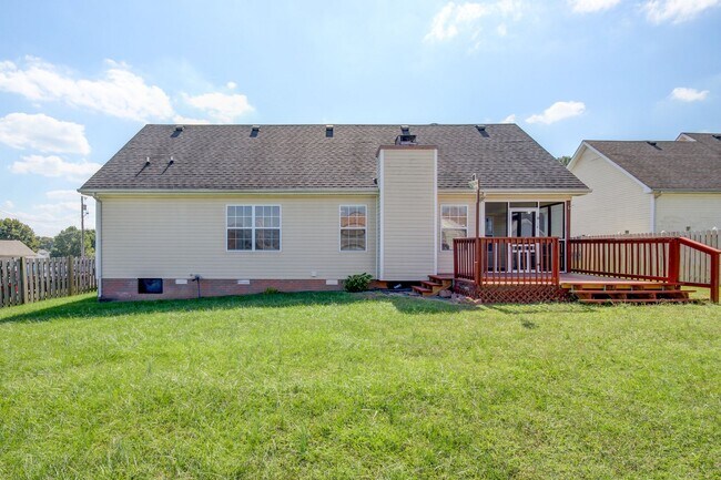 Building Photo - Super cute Ranch on Cul De Sac with update...