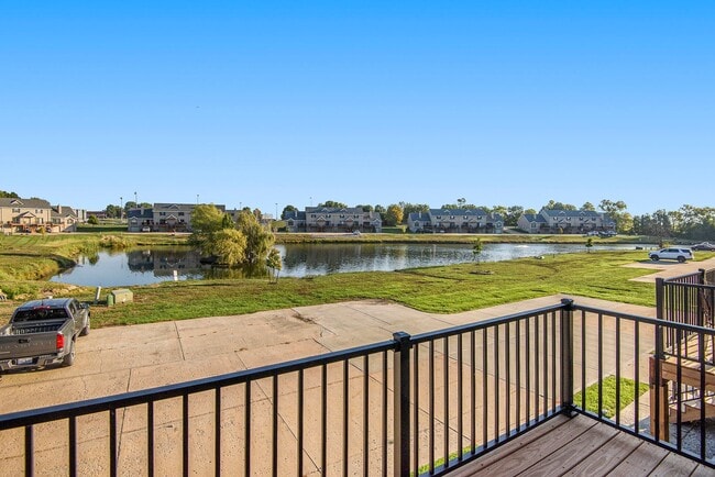 Building Photo - 2BR/1.5BA Townhouse in Smithville: GREAT LOCATION