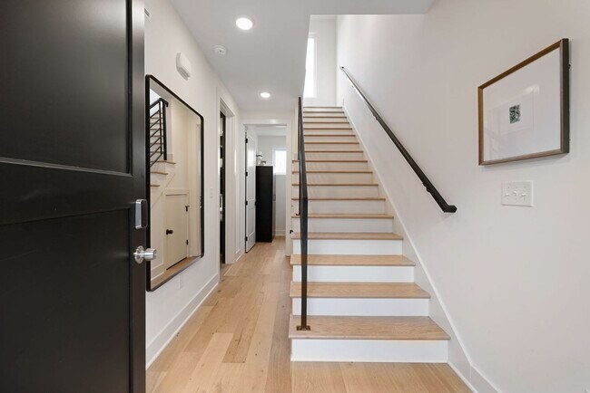 Building Photo - 1117 3rd Ave S