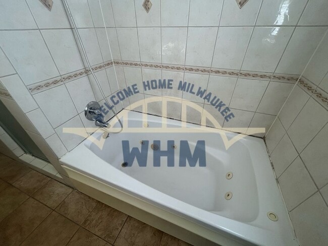 Building Photo - 6578 N 73rd St