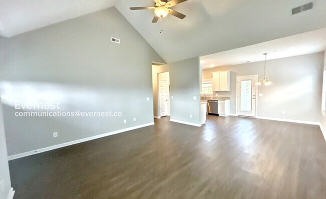 Building Photo - Updated 3 Bedroom Home in Columbia / Pet F...