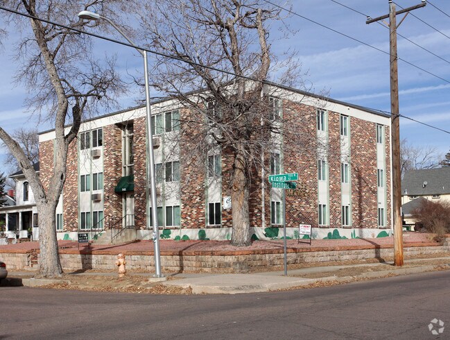 Primary Photo - Chelsea Apartments