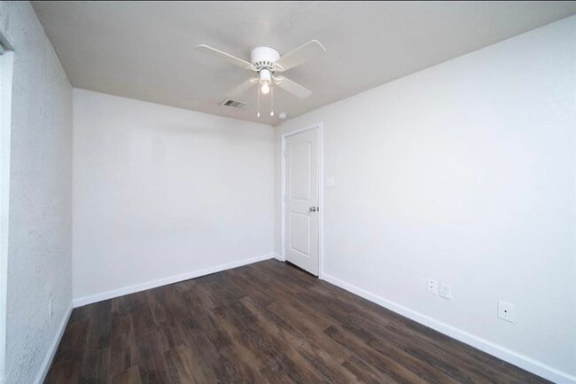 Building Photo - 12115 Segrest Dr