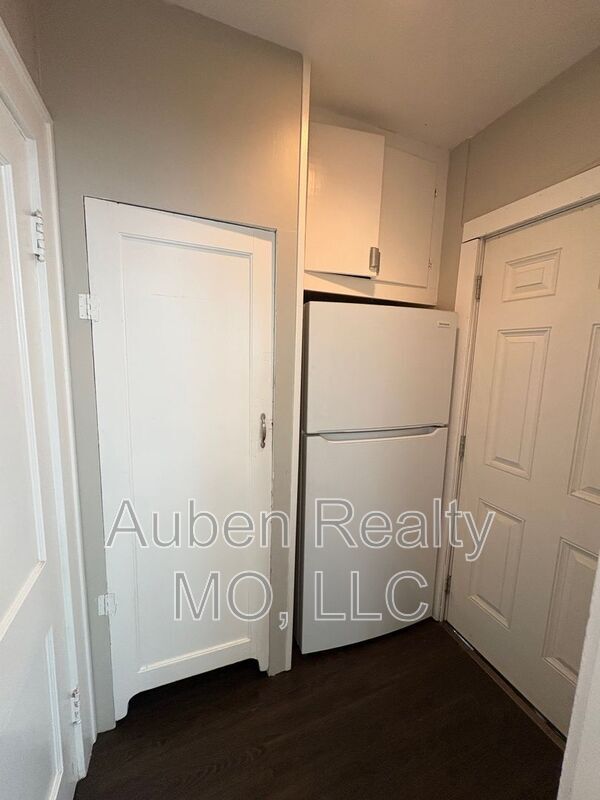 Building Photo - 5304 Harrison St