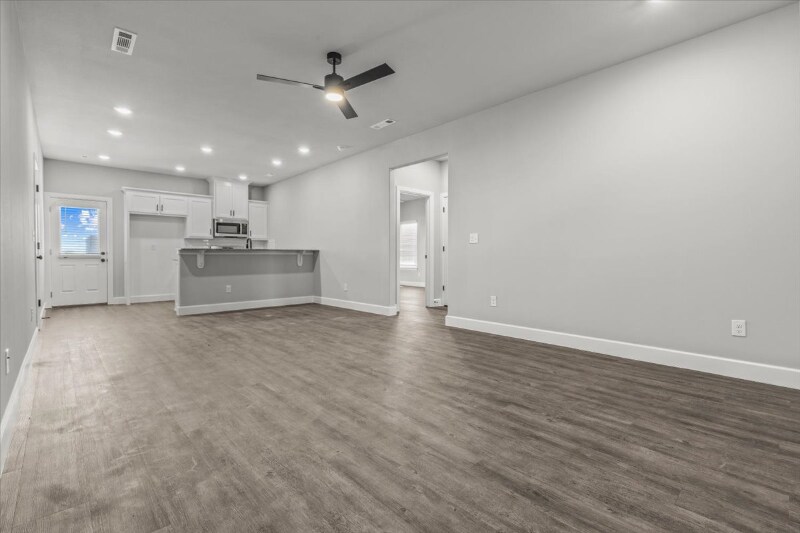 Building Photo - 1050 Sunshine Ct