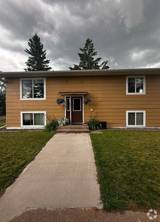 Building Photo - Yoder Duplex