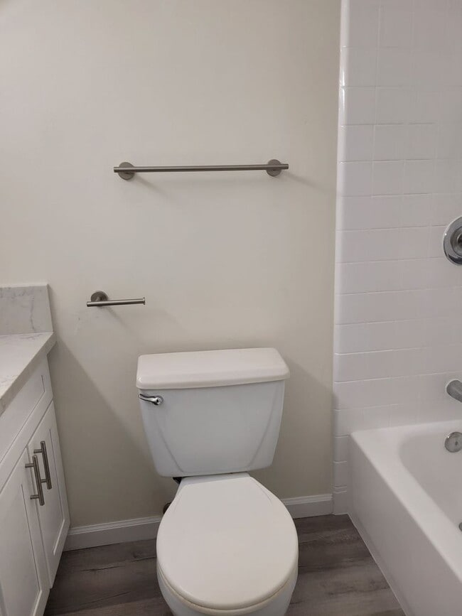 Building Photo - Available July 1, 2026 | A 3 Bedroom, 2.5 bath Townhouse with 2 parking stalls in Hokuala Hale
