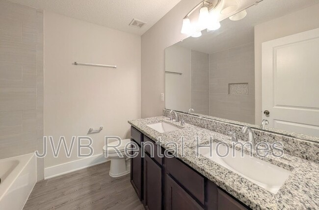 Building Photo - 10638 Akers Dr S