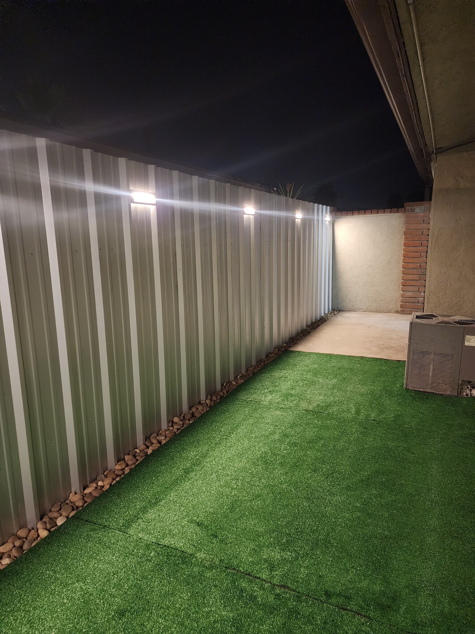 Private Yard - 431 S Simpson Ave