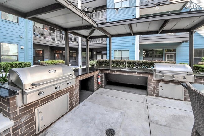 Building Photo - 5454 State St