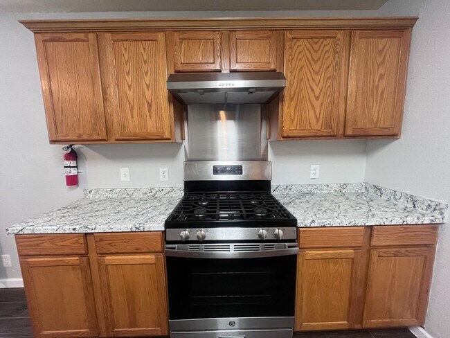 Building Photo - Move-In Ready 4-Bedroom Home Near Tesla, Airport & Downtown Austin