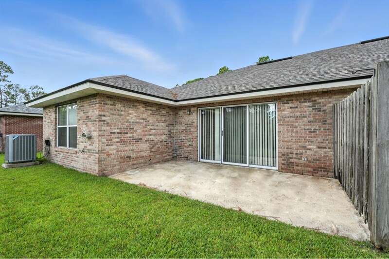 Building Photo - 70 Red Mill Dr