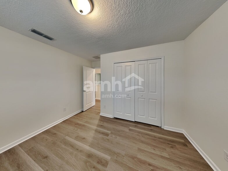 Building Photo - 173 Edge Park Trl