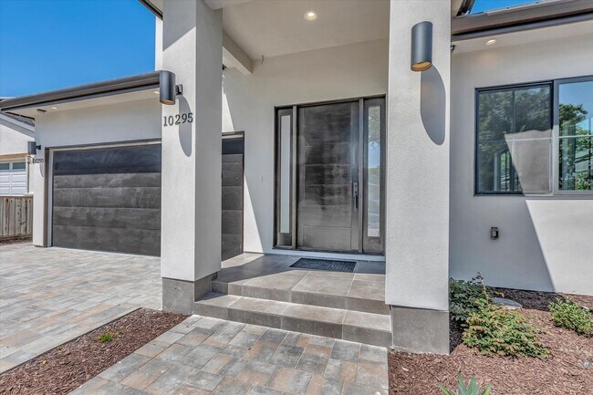 Building Photo - Newer High-Tech Home | Top Schools | Great...