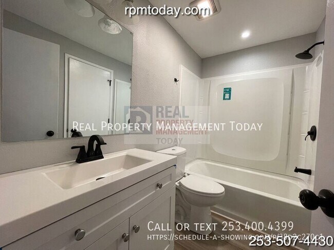 Building Photo - 6451 S Stevens St